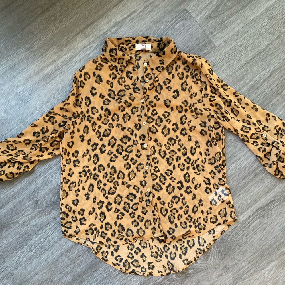 Lei cheetah print sheer button down- size medium